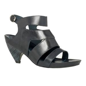 Max Studio navy Manila leather sandals